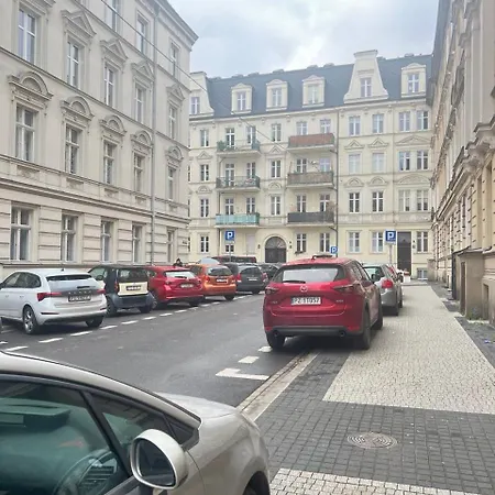 Lägenhet Nowoczesna Kawalerka W Zabytkowej Kamienicy W Centrum Miasta