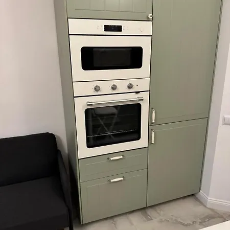 Nowoczesna Kawalerka W Zabytkowej Kamienicy W Centrum Miasta