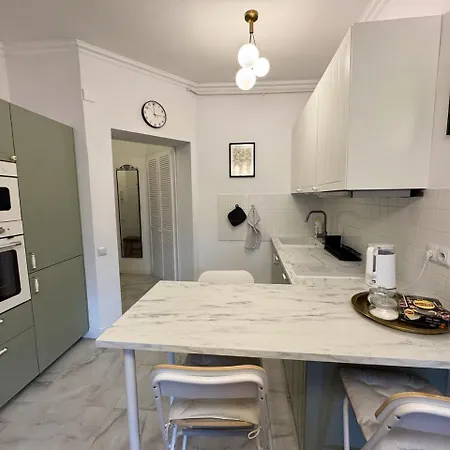 Nowoczesna Kawalerka W Zabytkowej Kamienicy W Centrum Miasta Poznań