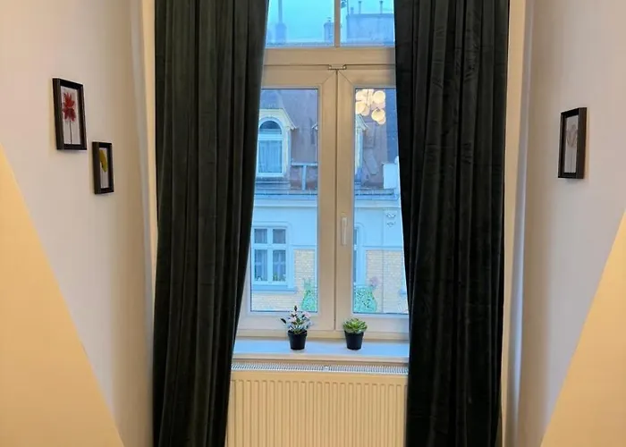 Nowoczesna Kawalerka W Zabytkowej Kamienicy W Centrum Miasta Apartmán