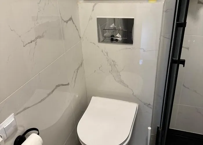 Nowoczesna Kawalerka W Zabytkowej Kamienicy W Centrum Miasta Apartmán *