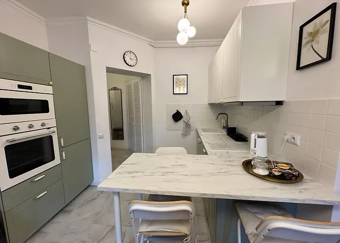 Nowoczesna Kawalerka W Zabytkowej Kamienicy W Centrum Miasta Poznaň